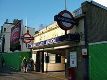 London U-Bahn Aldgate East Eingang.jpg