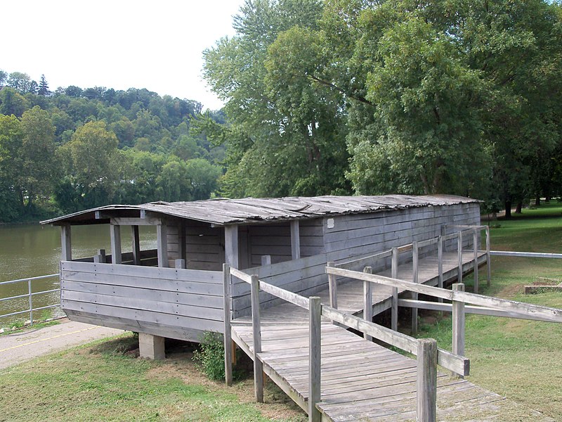 File:Marietta Ohio Flatboat replica.JPG