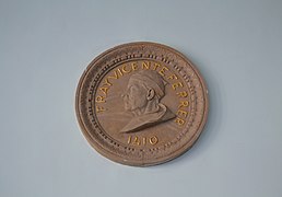 Medallón de Vicente Ferrer en la Universidad Literaria de Valencia.