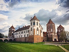 Mir castle. Гродно Мирский замок. Замки Белоруссии Мирский замок. Белоруссия Гродно достопримечательности Мирский замок. Мирский замок XVI века, внесенный.