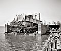 Americká loď Mary H. Miller v plovoucím doku na řece Mississippi