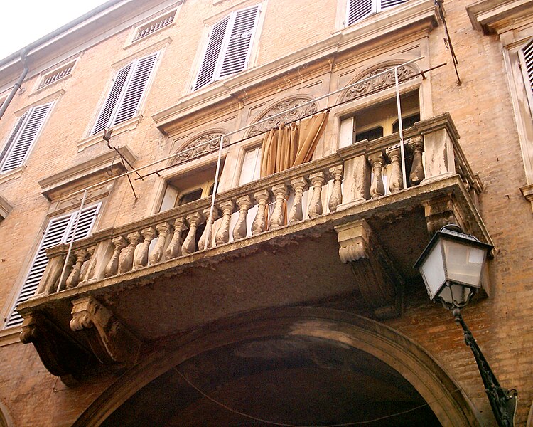 File:Modena Palazzo Tosi Bellucci (2).JPG