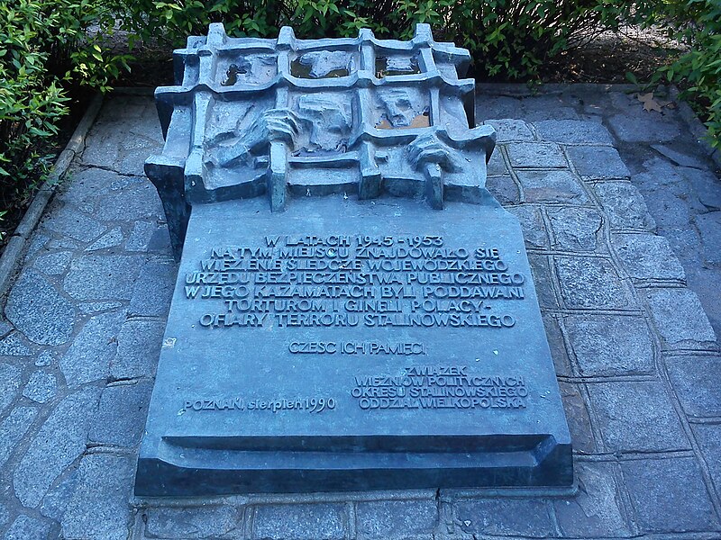 File:Monument to victims of the communist prison in Poznan.jpg