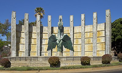 Monumento al Ángel Caído (antiguo Monumento a Su Excelencia el Jefe del Estado) Escultor: Juan de Ávalos y Taborda Rambla de Santa Cruz / Avenida Francisco La Roche 1966