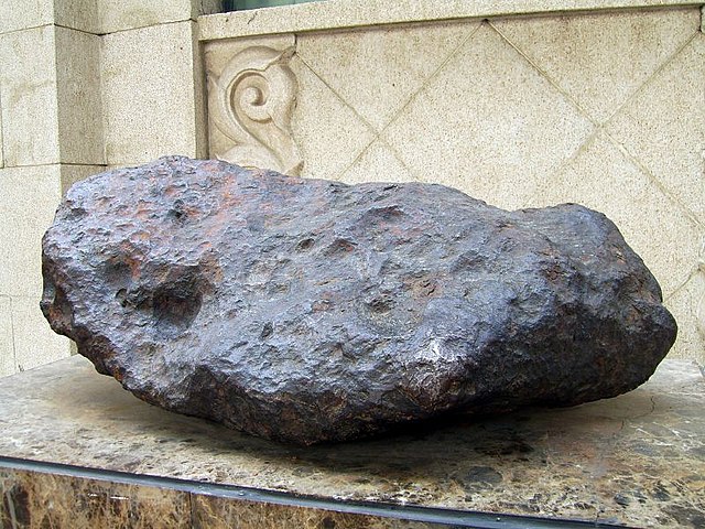 Niedlicher Meteoriten - Anhänger, Aletai geätzt, aus China