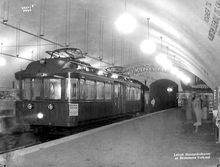 Holmenkollen Line tram at Nationaltheatret in 1928 Nationaltheatret stasjon with tram.jpeg