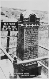 Grave of U.S. soldier killed
at White Bird Canyon Nez Perce Indian Wars, graves of soldiers and civilian scouts killed. - NARA - 533068.tif