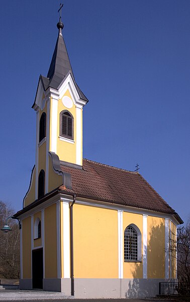 File:Oberbuch-Ortskapelle 2986.jpg