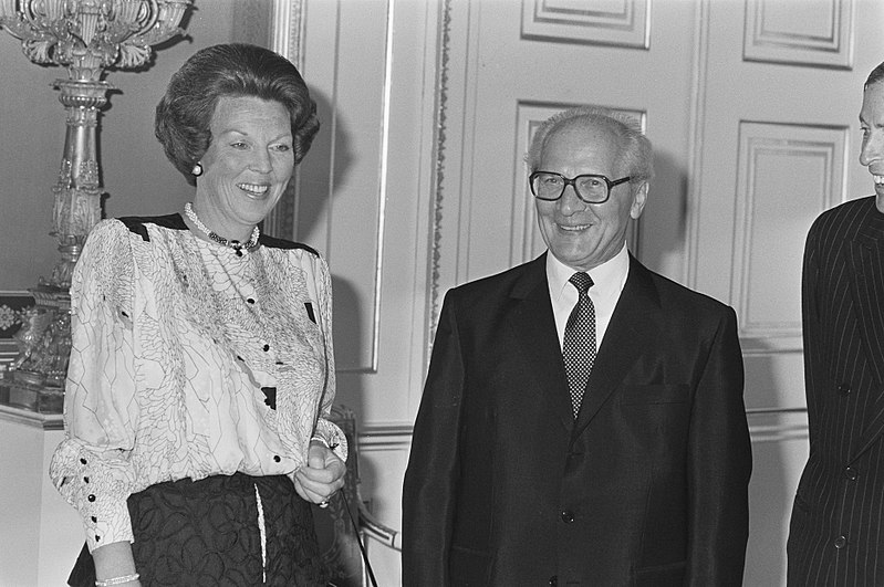 File:Oostduitse president Erich Honecker op Paleis Noordeinde door Koningin Beatrix o, Bestanddeelnr 934-0022.jpg