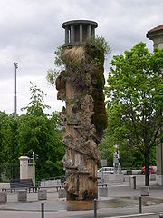 Fontaine Meret Oppenheim