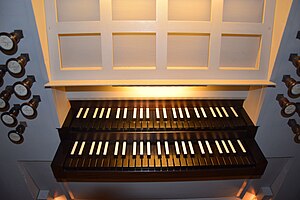 Orgel Wollershausen St. Marien, Spieltisch 1.jpg