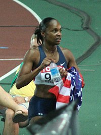 Perry vuoden 2007 MM-kisoissa, joissa hän voitti 100 metrin aitojen kultaa