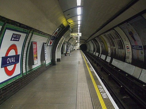 Oval station southbound look north