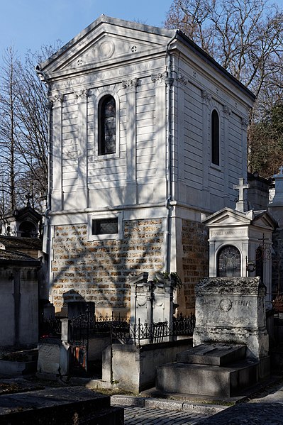 File:Père-Lachaise - Division 36 - Panhard 09.jpg