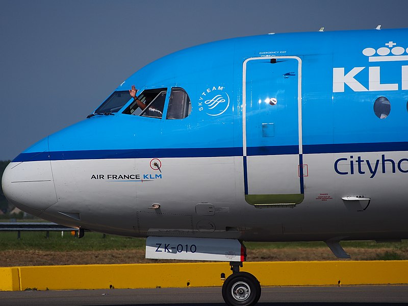 File:PH-KZK KLM Fokker 70 taxiing at Schiphol (AMS - EHAM), The Netherlands, 18may2014, pic-2.JPG