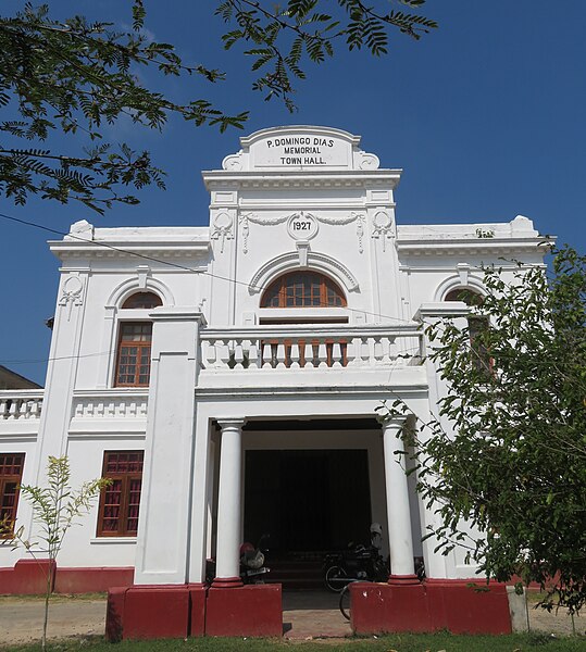 Domingo Dias Memorial Town Hall