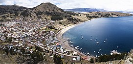 Panoramica de Copacabana Bolivia.jpg