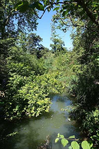 File:Parc de Bagatelle @ Paris (28349108416).jpg