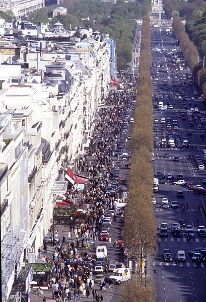 File:Paris-Vom Arc de Triomphe-084-Champs Elysees-1991-gje.jpg