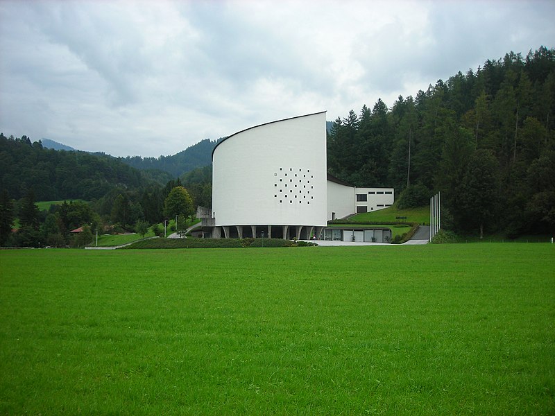 File:Passionsspielhaus Erl - panoramio.jpg