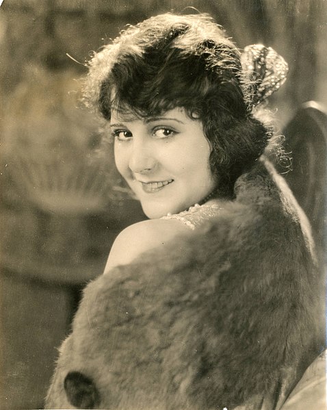 File:Patsy Ruth Miller, film actress (SAYRE 6919).jpg