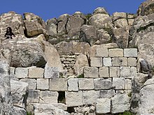 Ruinoj de la antikva urbo Perperikon