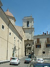 Glockenturm und Kuppel der Mutterkirche