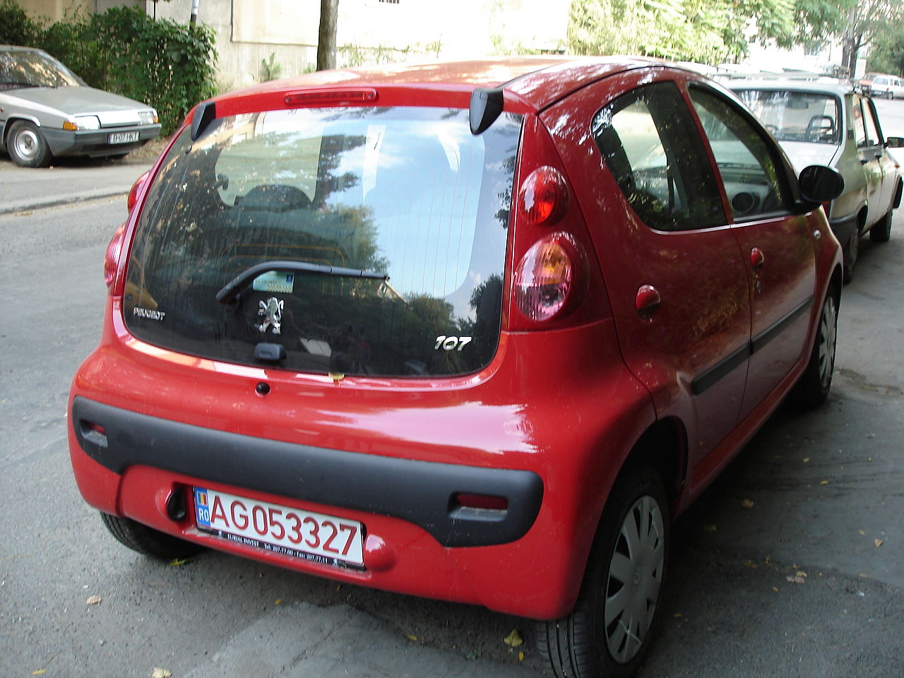 File:Peugeot 107 red right back.jpg - Wikimedia Commons