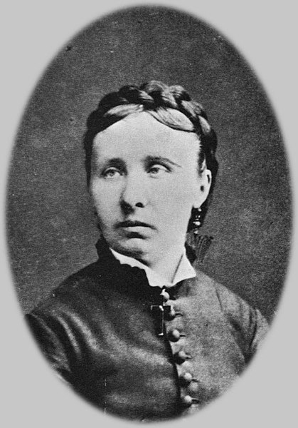 File:Photograph of Estelle Faguette.jpg