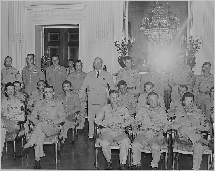 File:Photograph of President Truman posing with some of the twenty-eight recipients of the Medal of Honor who were... - NARA - 199193.jpg