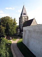 Igreja e muralha de Picquigny 1.jpg