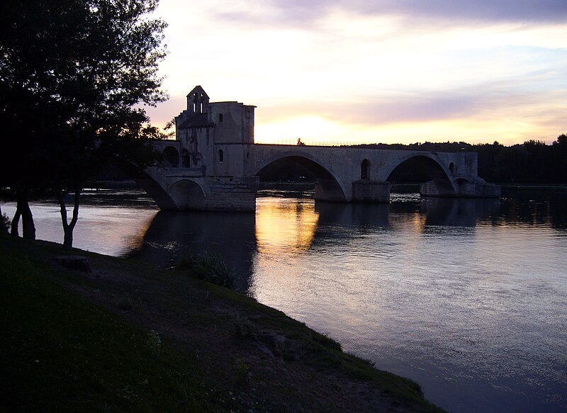 File:Pont St-Bénezet au soir estI.JPG