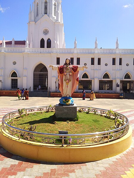 File:Poondi Madha Temple.jpg