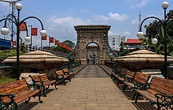 This bridge was built by Britisher's for the Kingdom of Travancore in which the people can have ease of transportation at early times of 1900