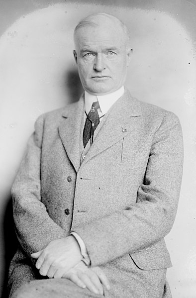 File:R. Clint Cole seated looking forward 1918-1921.jpg