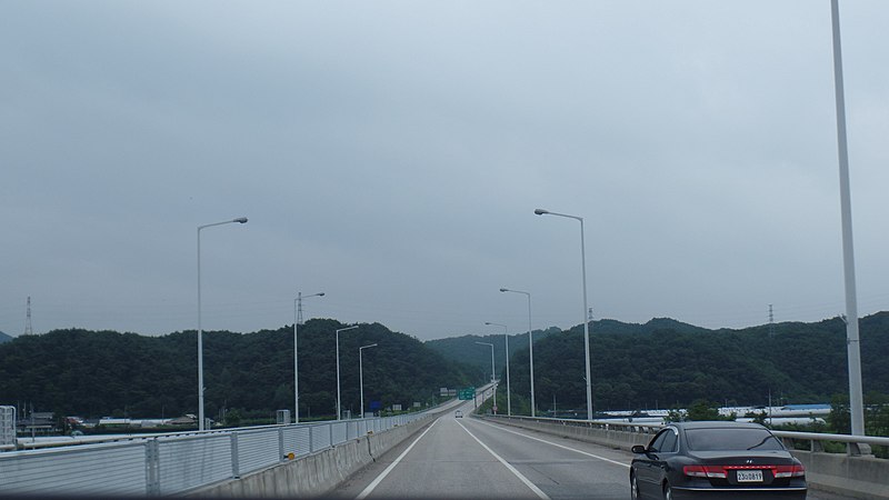 File:ROK National Route 5, 46, 56 Cheonjeon IC-Dongmyeon IC(Dongmyeon IC Dir) 2.jpg