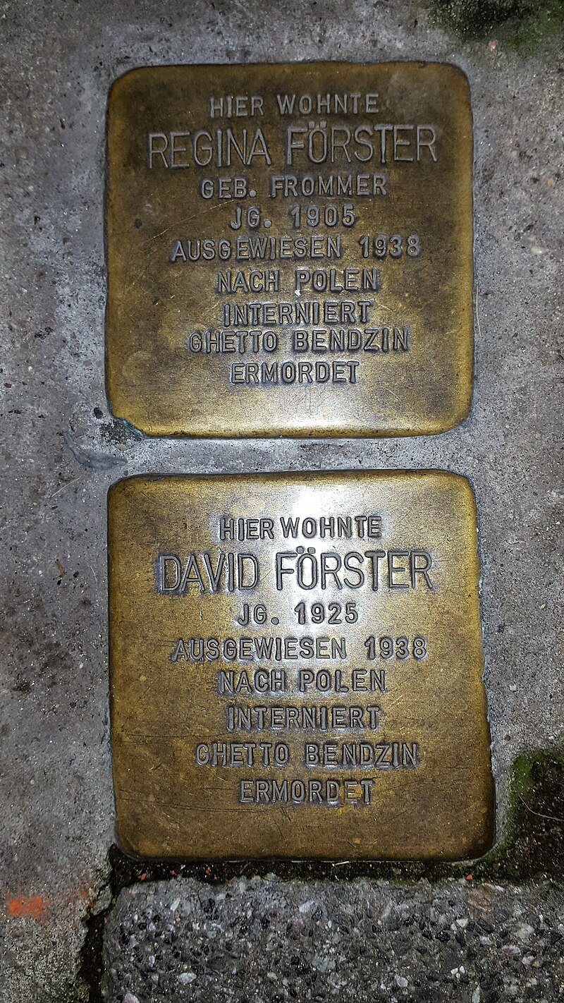 Regina Förster und David Förster, Mauergasse 14 Wiesbaden (Germany).jpg