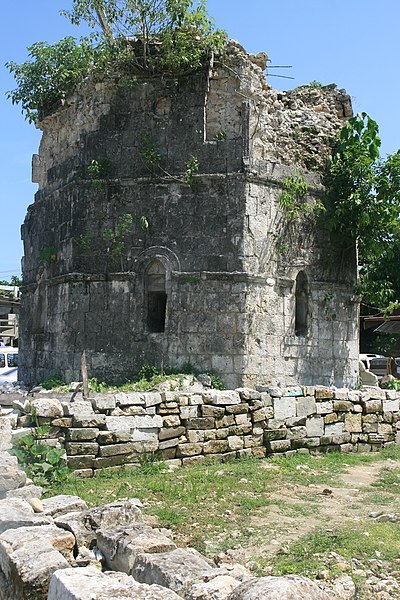 File:Remains of Loboc church belfry post-2013 earthquake.jpg