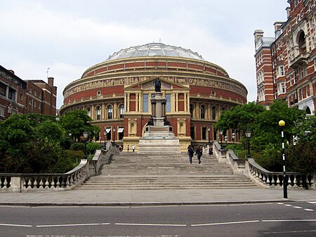 Fail:Royal_Albert_Hall,_London,_from_Prince_Consort_Road.jpg