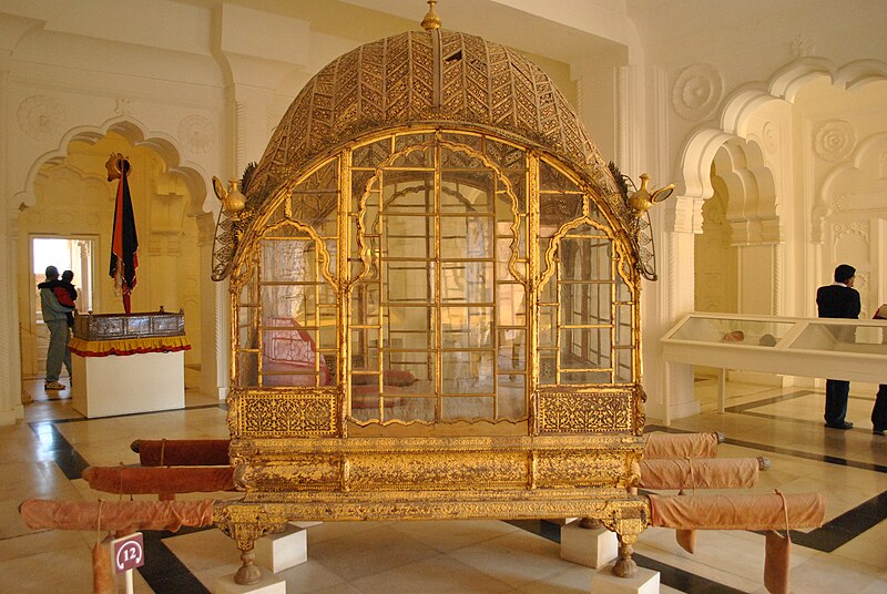 File:Royal Palanquin in Mehrangarh Fort Museum 02.jpg