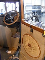 דגם "Rumpler Tropfenwagen" - מבט לתא הנהג