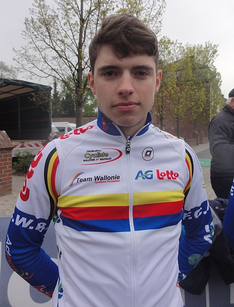 File:Saint-Amand-les-Eaux - Paris-Roubaix juniors, 14 avril 2019, départ (A010).JPG