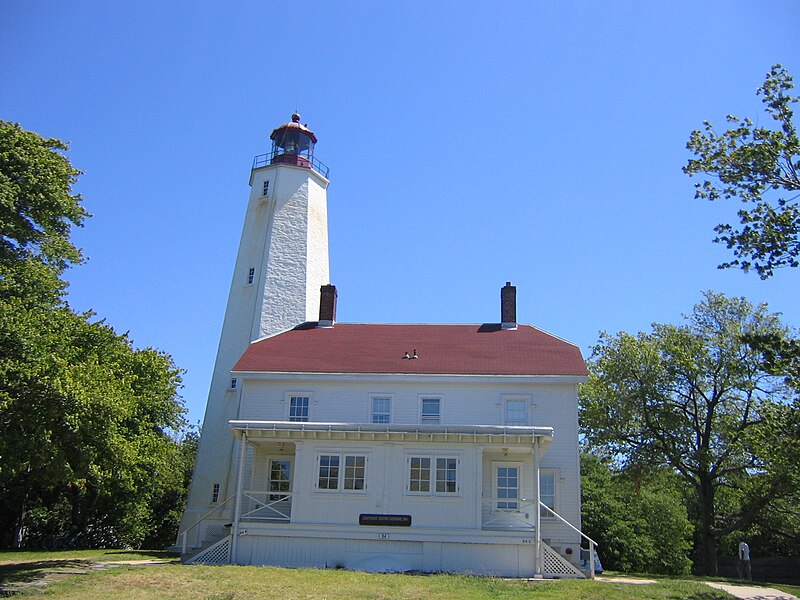 File:Sandy Hook Lighthouse.jpg