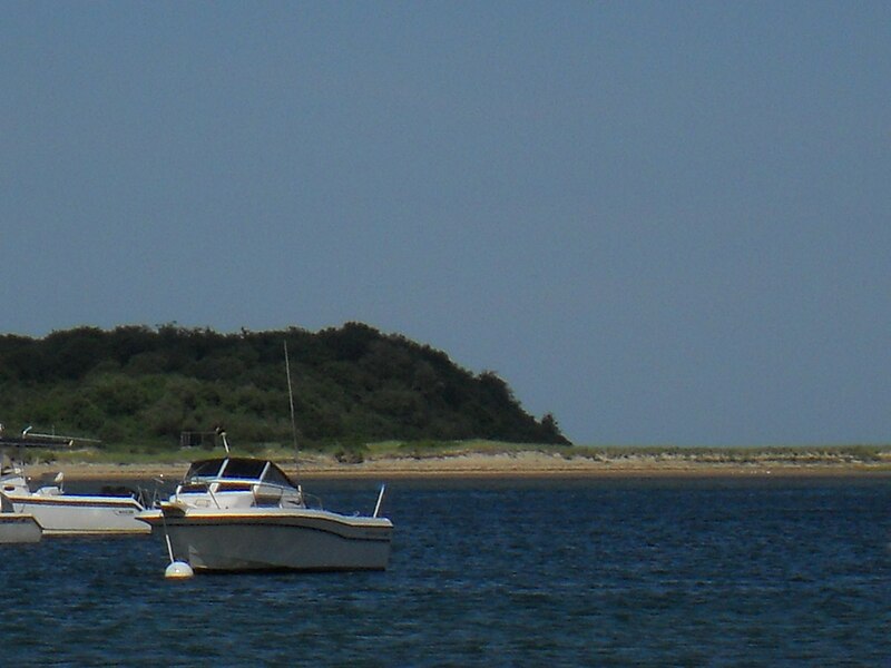 File:Sandy point opposite.JPG