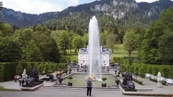 Податотека:Schloss Linderhof fountain.webm