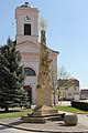 Deutsch: Dreifaltigkeitssäule vor der Pfarrkirche in Schrattenberg im Weinviertel   This media shows the protected monument with the number 23402 in Austria. (Commons, de, Wikidata)