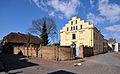 Pfarrhof mit Wohnhaus, Scheune u. Mauer