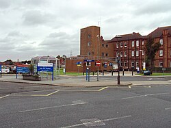 Selly Oak hospital, Main Entrance.JPG