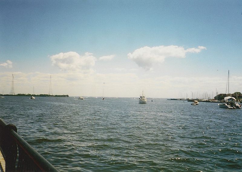 File:Severn River in Annapolis August 2002.jpg