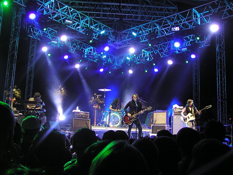 File:Silversun Pickups @ Coachella 2009 (3456817206).jpg